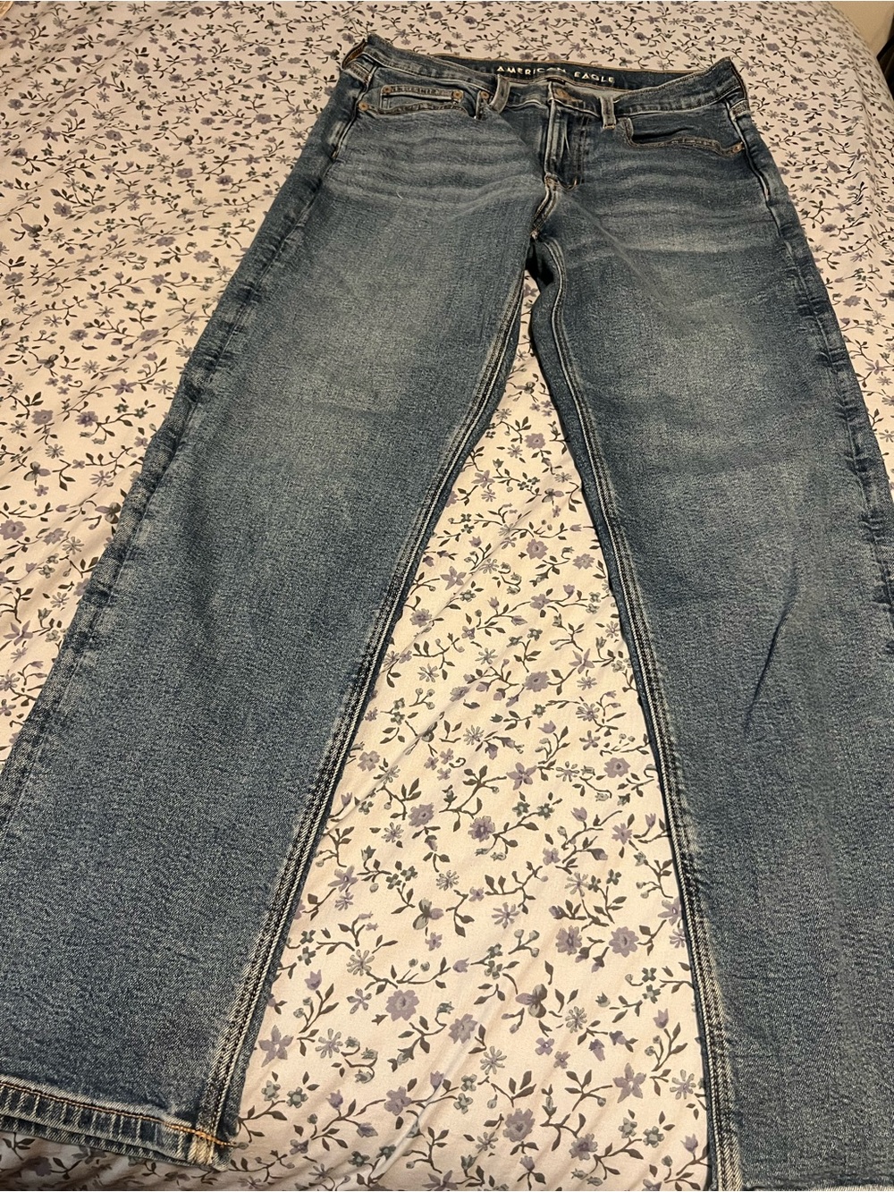 American Eagle Outfitters Women's Straight Leg Jeans - Faded Blue Wash
